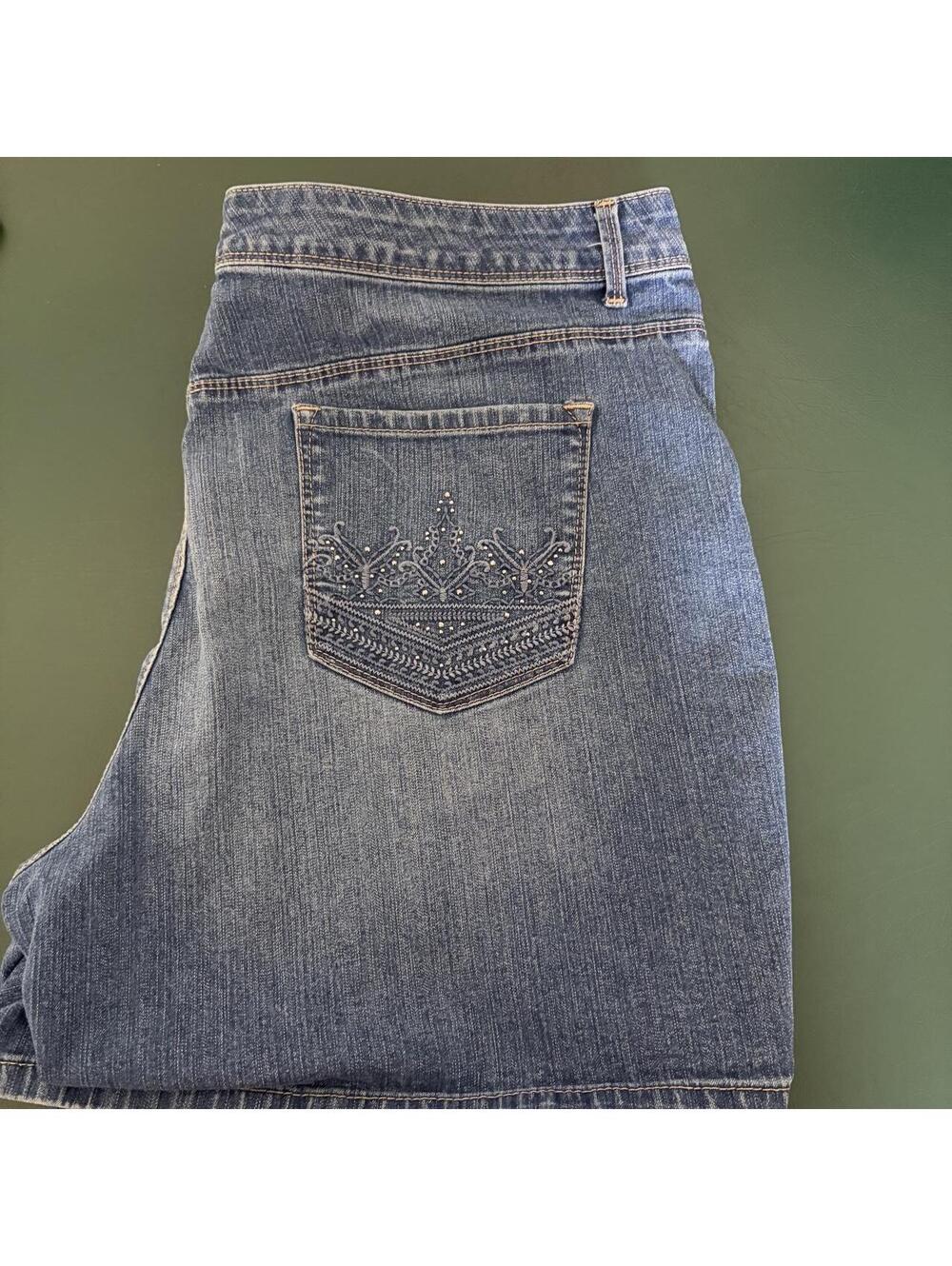 Y2K low rise jean shorts with embroidered back pocket design
